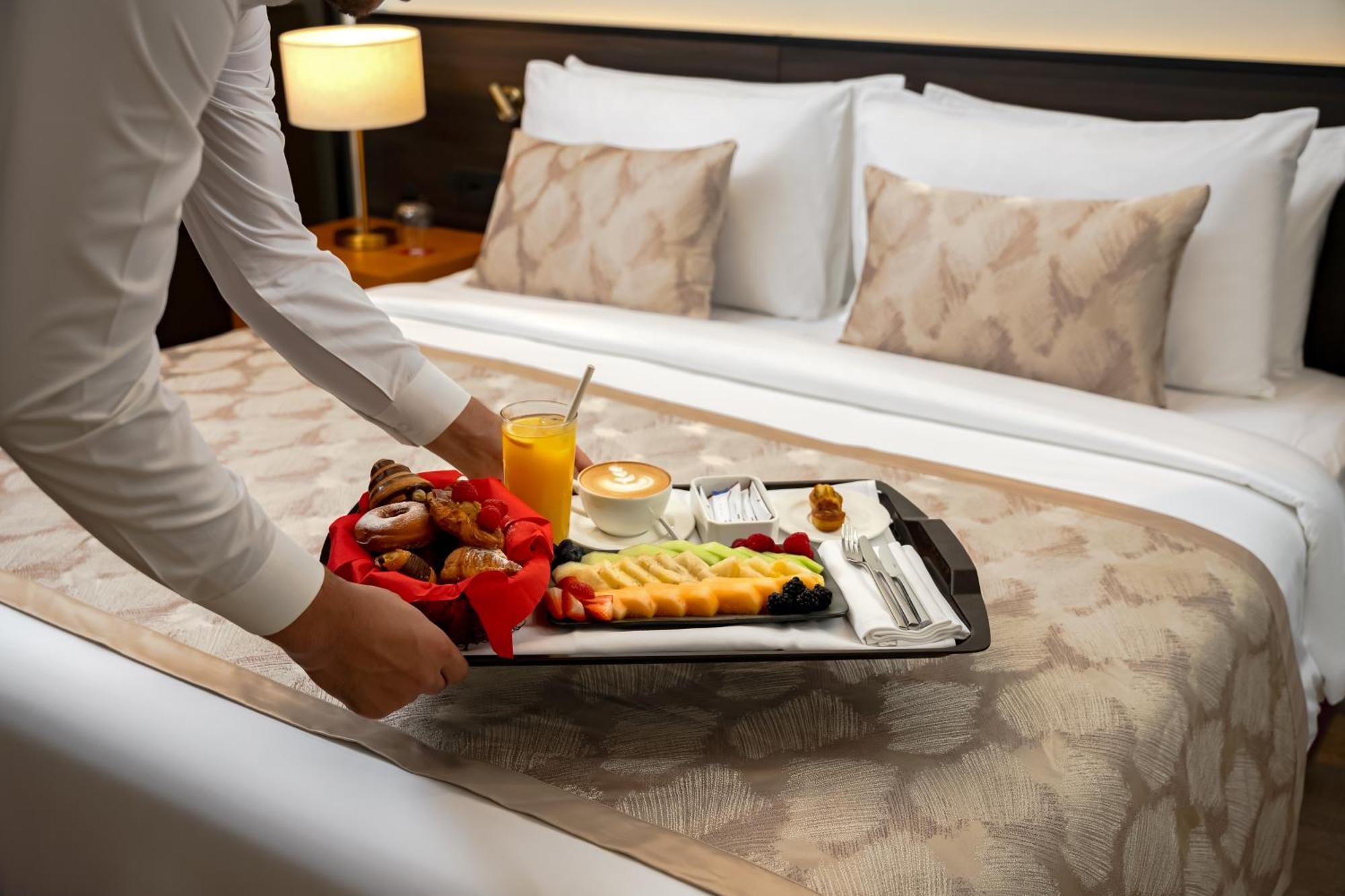 Voco Monaco Dubai By Ihg, Adults Only, World Islands Hotel Exterior photo Room service